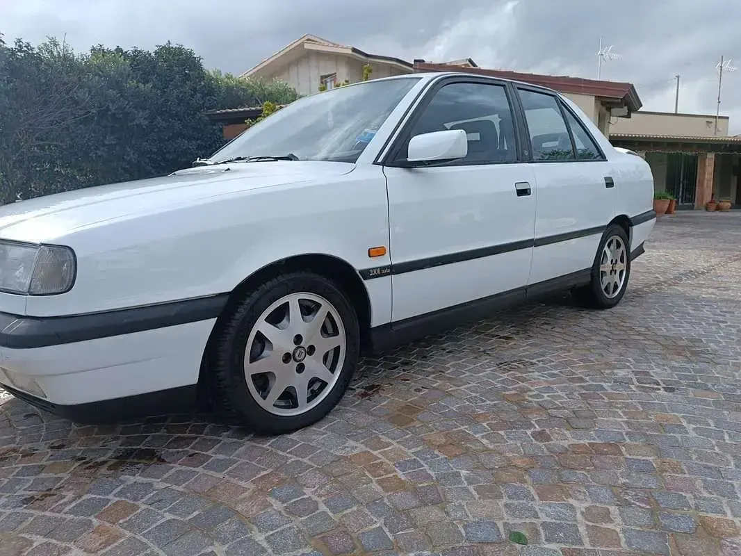 Usata Lancia Dedra 162 CV (119 kW) 1992 Bianco Berlina
