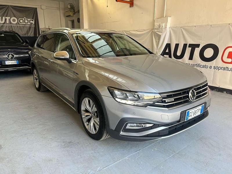 Usata VW Passat Alltrack 200 CV (147 kW) 2021 Argento Station wagon