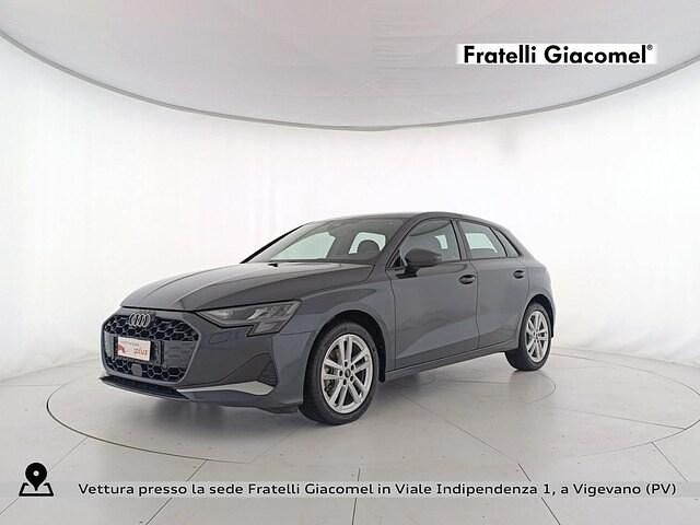 Grigio manhattan metallizzato Usata 2025 Audi A3 Advanced Plus Tre volumi | 29.300 € (Buon prezzo) - Immagine 1/4