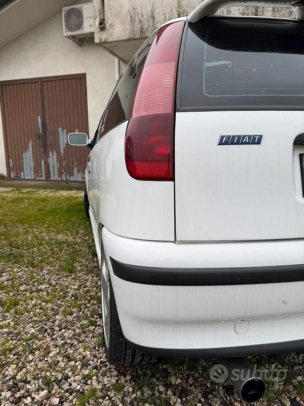 Usata Fiat Punto 133 CV (97 kW) 1994 Bianco Berlina