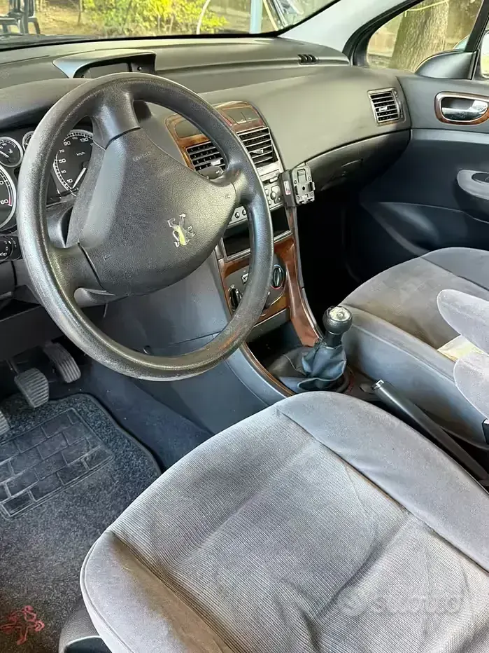 Usata Peugeot 307 68 CV (50 kW) 2003 Grigio Utilitaria