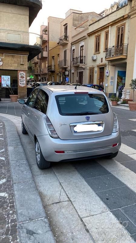 Usata Lancia Ypsilon 60 CV (44 kW) 2007 Grigio Utilitaria