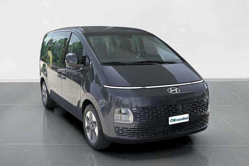 Nuova Hyundai Staria 160 CV (117 kW) 2025 Graphite gray Monovolume