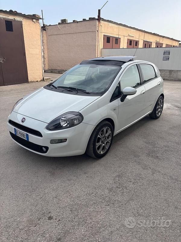 Usata Fiat Punto Lounge 85 CV (62 kW) 2012 Bianco Utilitaria