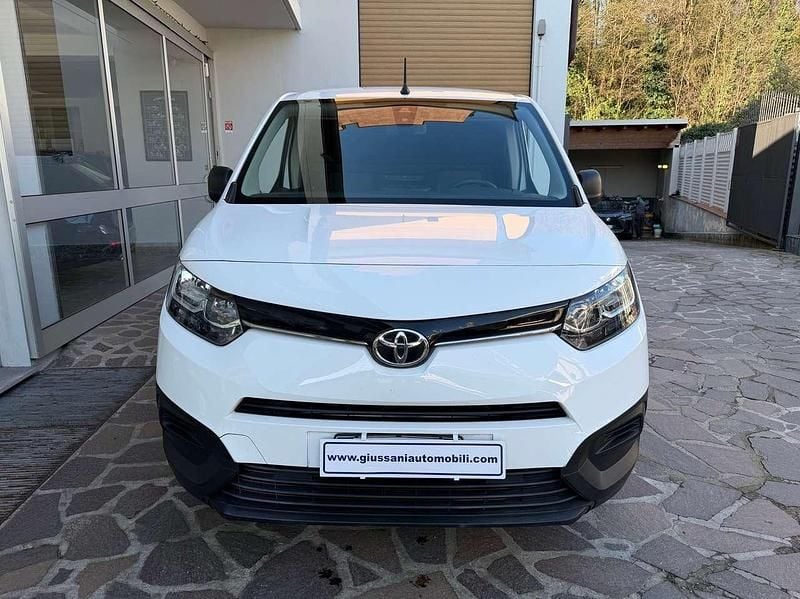 Usata Toyota Proace City Active 102 CV (75 kW) 2022 Bianco Monovolume