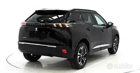 Käytetty Peugeot 2008 101 HP (74 kW) 2023 Musta Katumaasturi