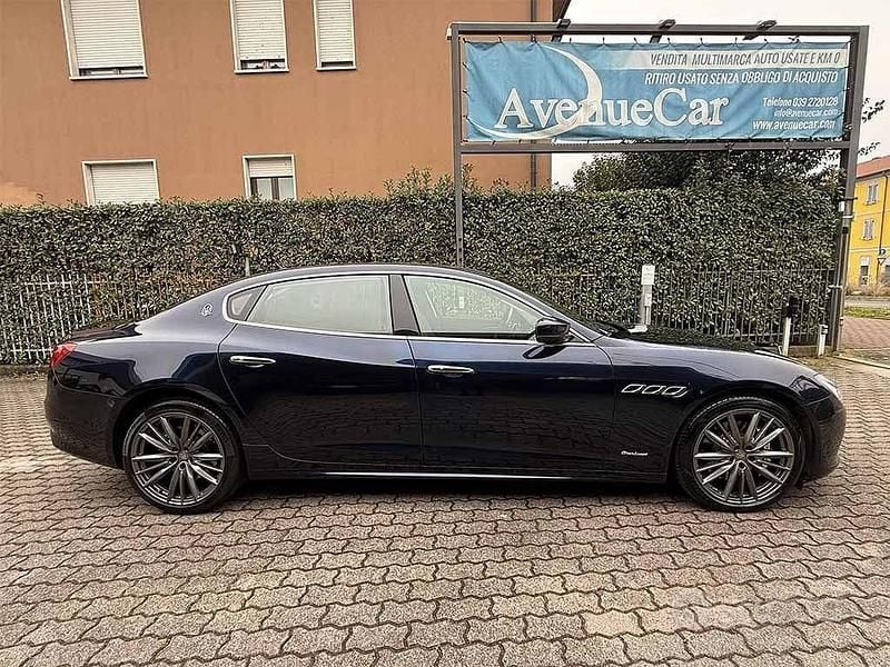 Usata Maserati Quattroporte GranLusso 275 CV (202 kW) 2018 Blu / metallizzato Berlina
