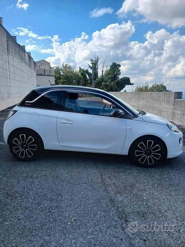 Bianco Usata 2016 Opel Adam Due volumi | 7200 € (Buon prezzo) - Immagine 1/4