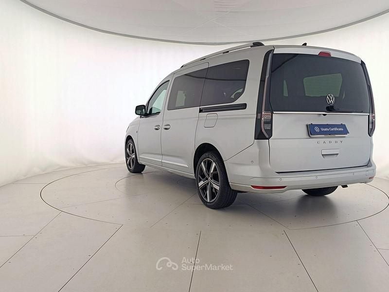 Usata VW Caddy Maxi Life 122 CV (89 kW) 2022 Argento reflex metallizzato Monovolume