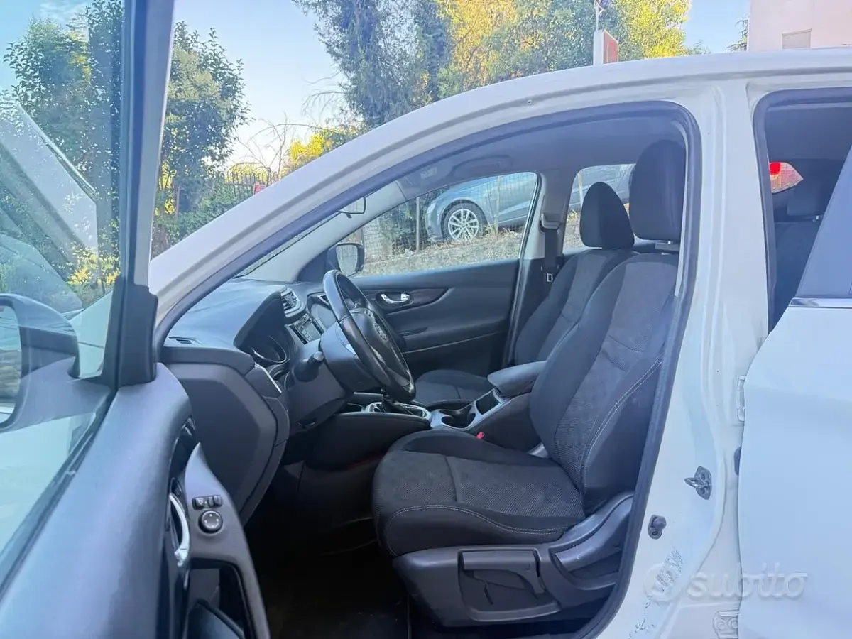 Usata Nissan Qashqai Tekna 110 CV (80 kW) 2014 Bianco SUV
