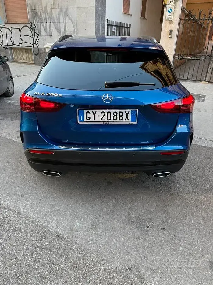Usata Mercedes GLA200 AMG 150 CV (110 kW) 2025 Bluazzurro SUV