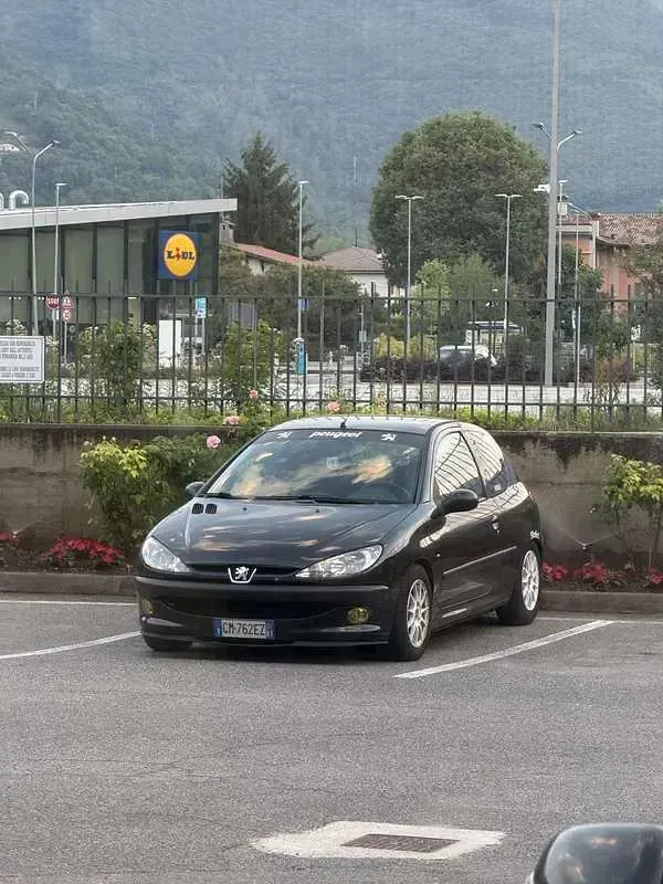 Usata Peugeot 206 68 CV (50 kW) 2004 Berlina