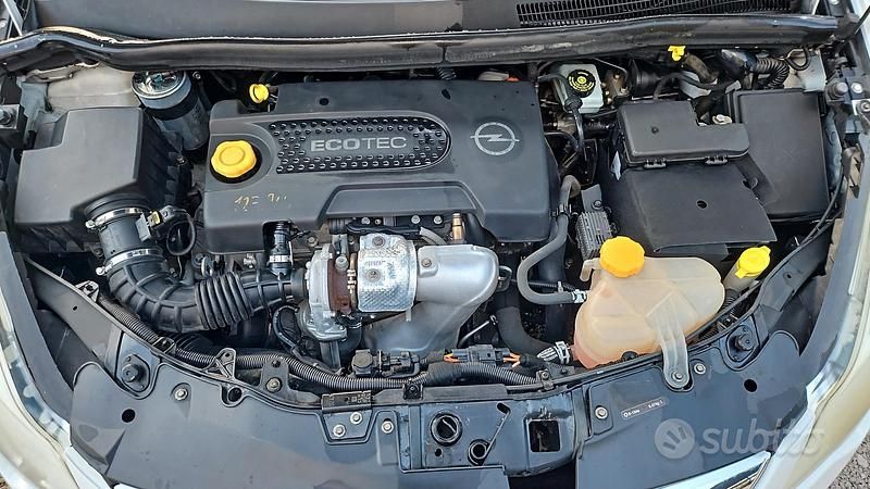 Usata Opel Corsa Cosmo 75 CV (55 kW) 2013 Bianco Utilitaria