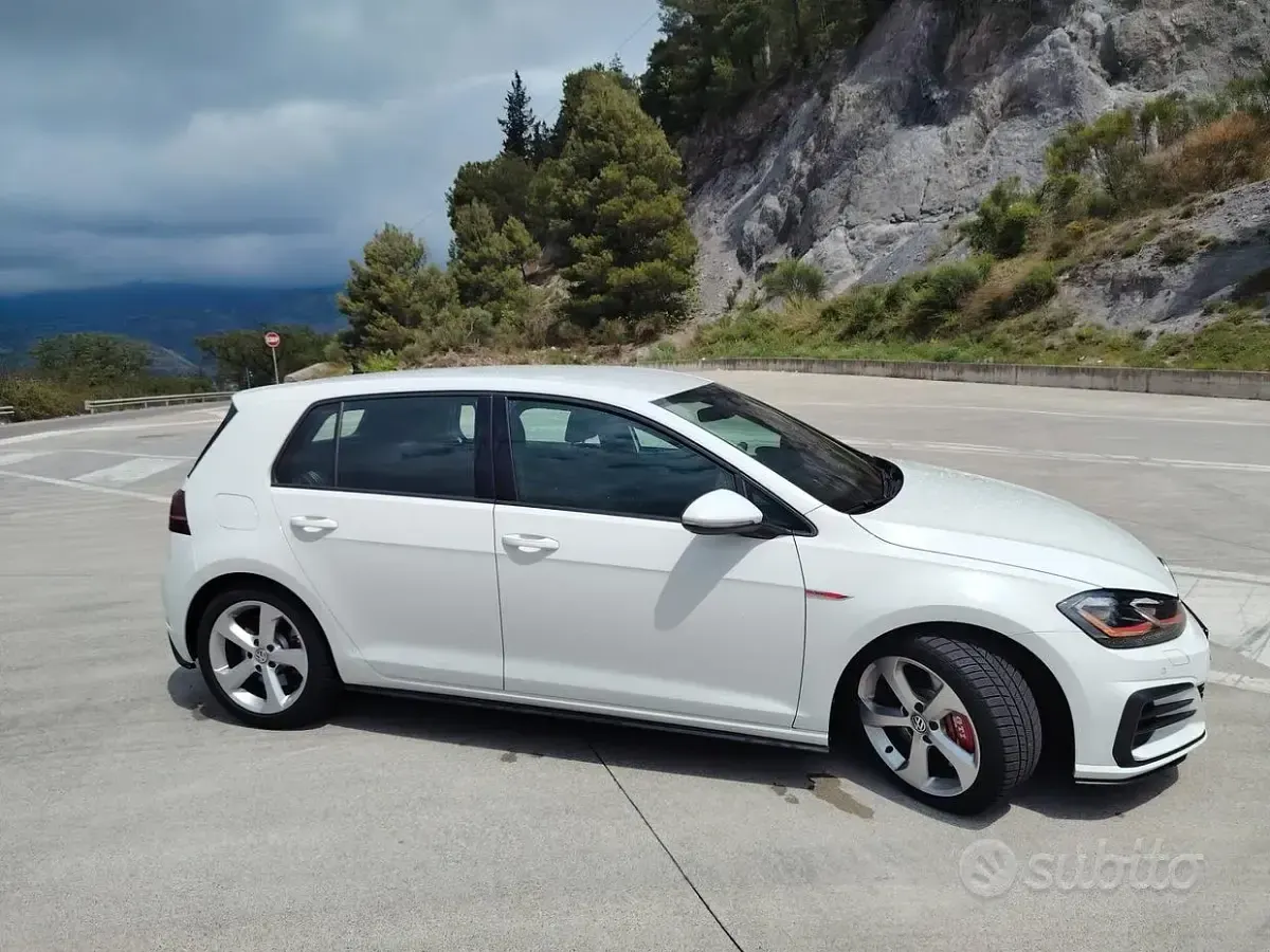 Usata VW Golf VII GTI 245 CV (180 kW) 2019 Bianco Berlina