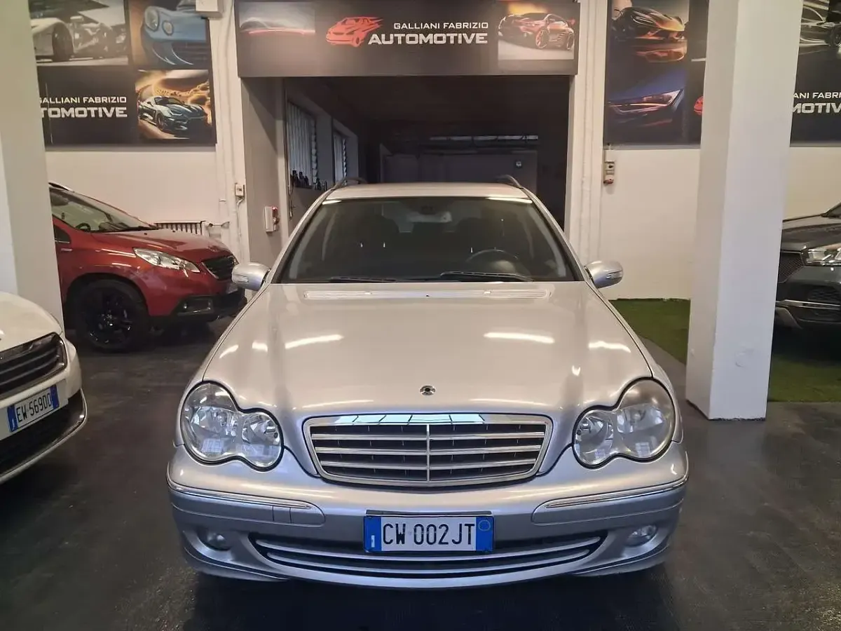 Gebraucht Mercedes C220 Elegance 150 PS (110 kW) 2005 Silber Kombi