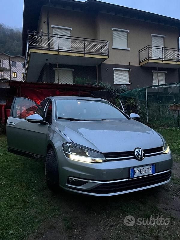 Usata VW Golf VII 110 CV (80 kW) 2018 Grigio Berlina