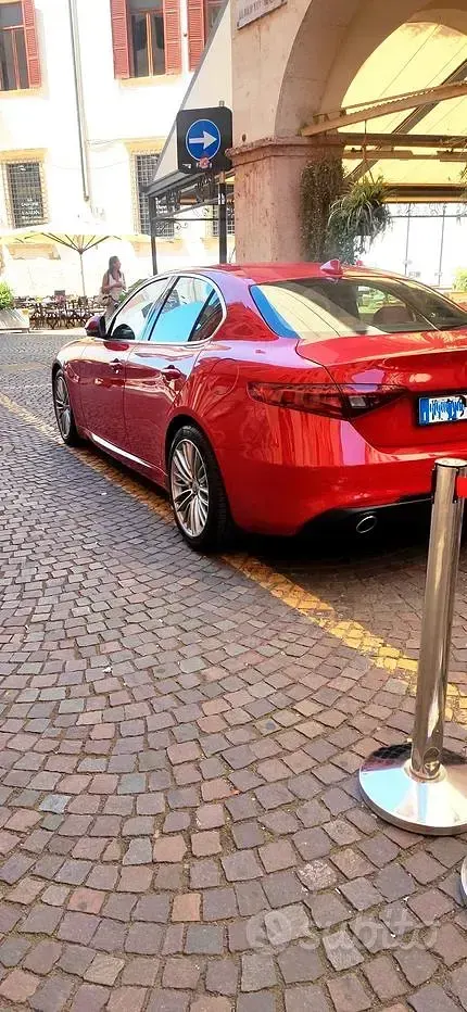 Usata Alfa Romeo Giulia Super 180 CV (132 kW) 2017 Rosso Berlina