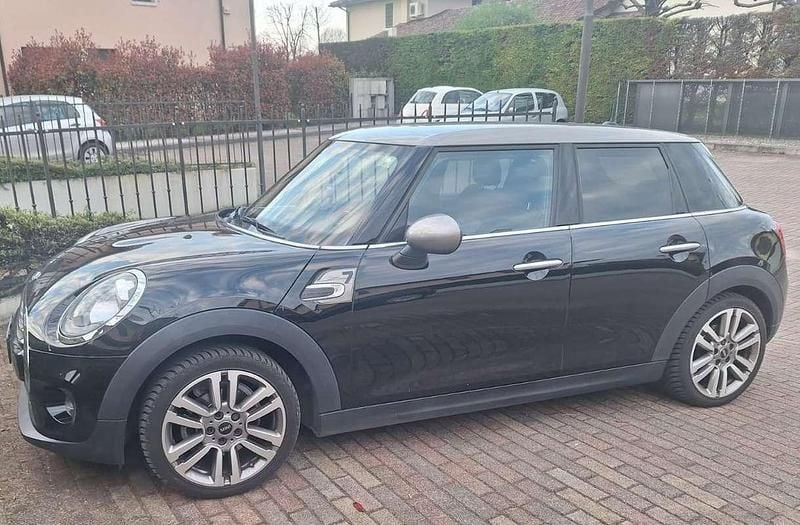 Occasion Mini Cooper D Seven 116 ch (85 kW) 2017 Noir Citadine