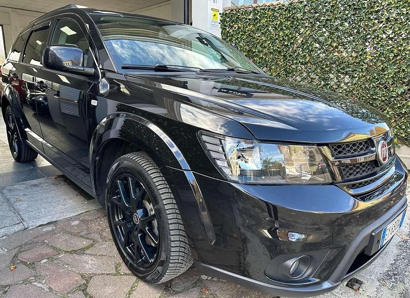 Usata Fiat Freemont Lounge 170 CV (125 kW) 2015 Nero SUV