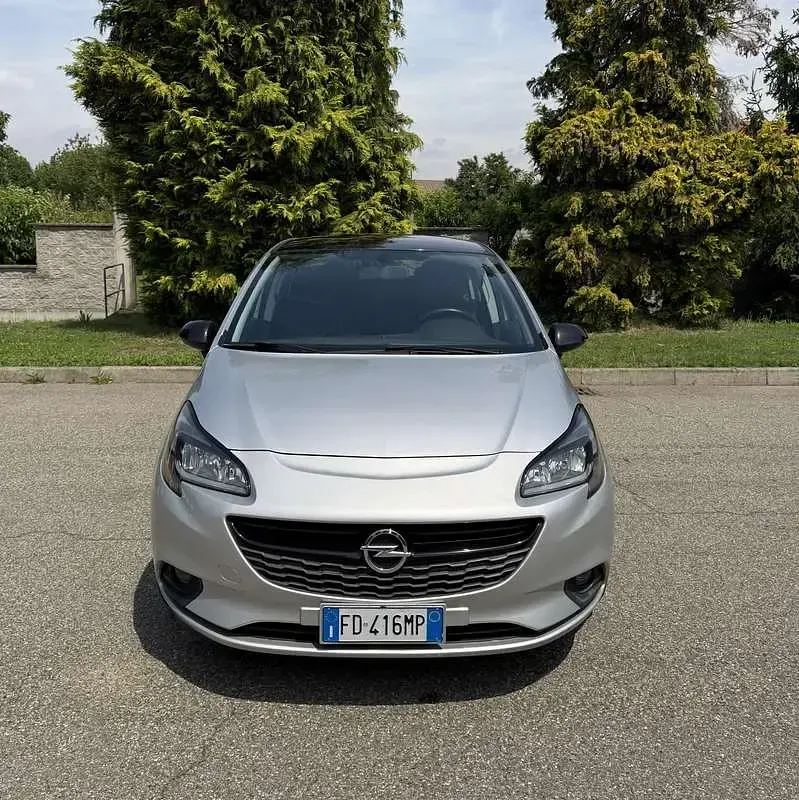 Usata Opel Corsa Cosmo 69 CV (50 kW) 2016 Utilitaria