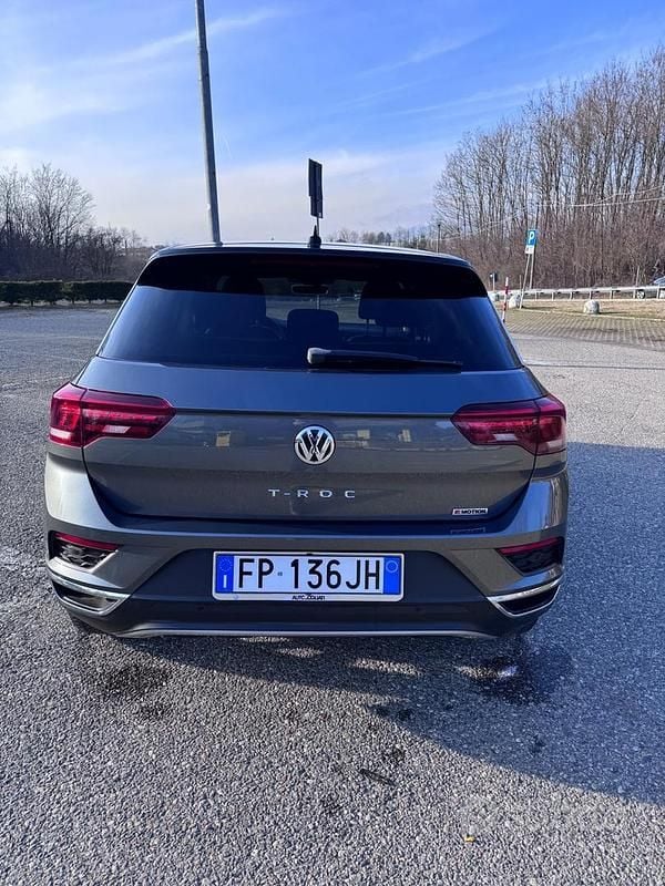 Usata VW T-Roc Advance 150 CV (110 kW) 2018 Grigio SUV