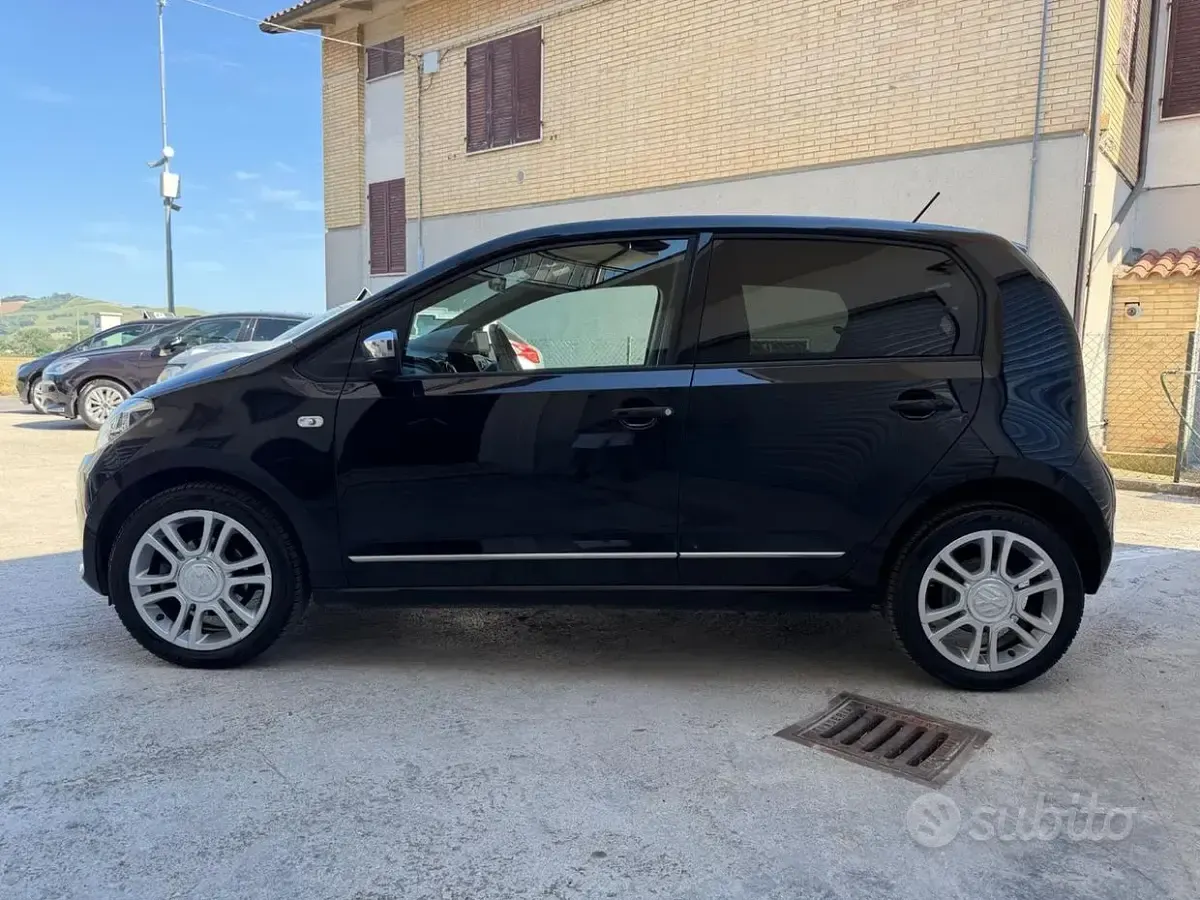Usata VW up! 68 CV (50 kW) 2014 Nero Utilitaria