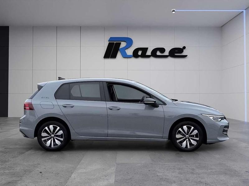 Usata VW Golf VIII Style 150 CV (110 kW) 2025 Grigio Berlina