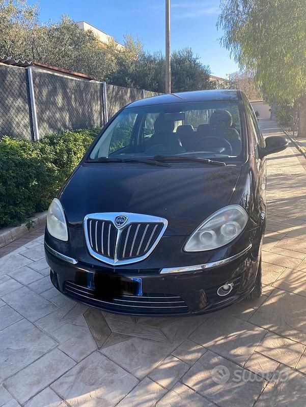 Nero Usata 2013 Lancia Musa Monovolume | 5500 € (Buon prezzo) - Immagine 1/4