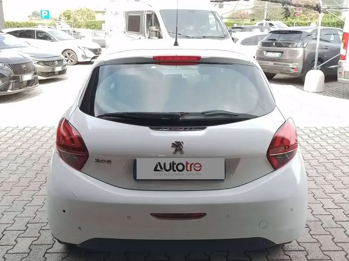 Usata Peugeot 208 Active 82 CV (60 kW) 2018 Bianco Utilitaria