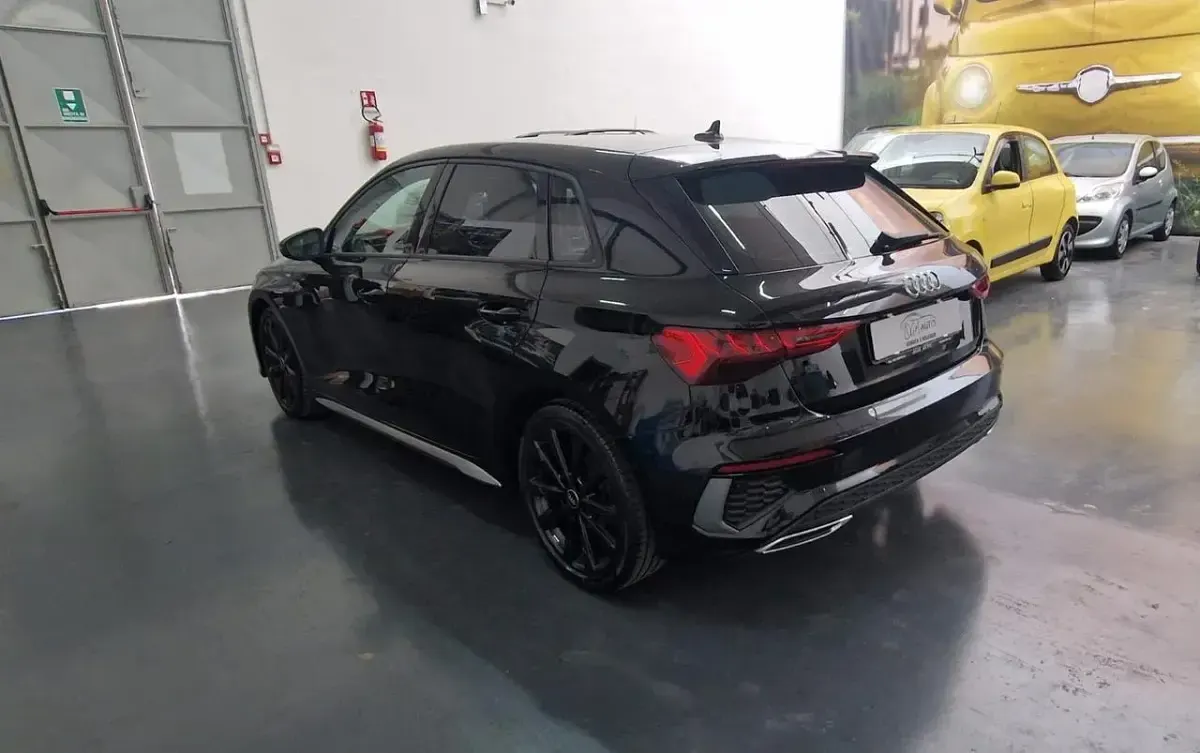 Usata Audi A3 Comfort 150 CV (110 kW) 2023 Nero Berlina