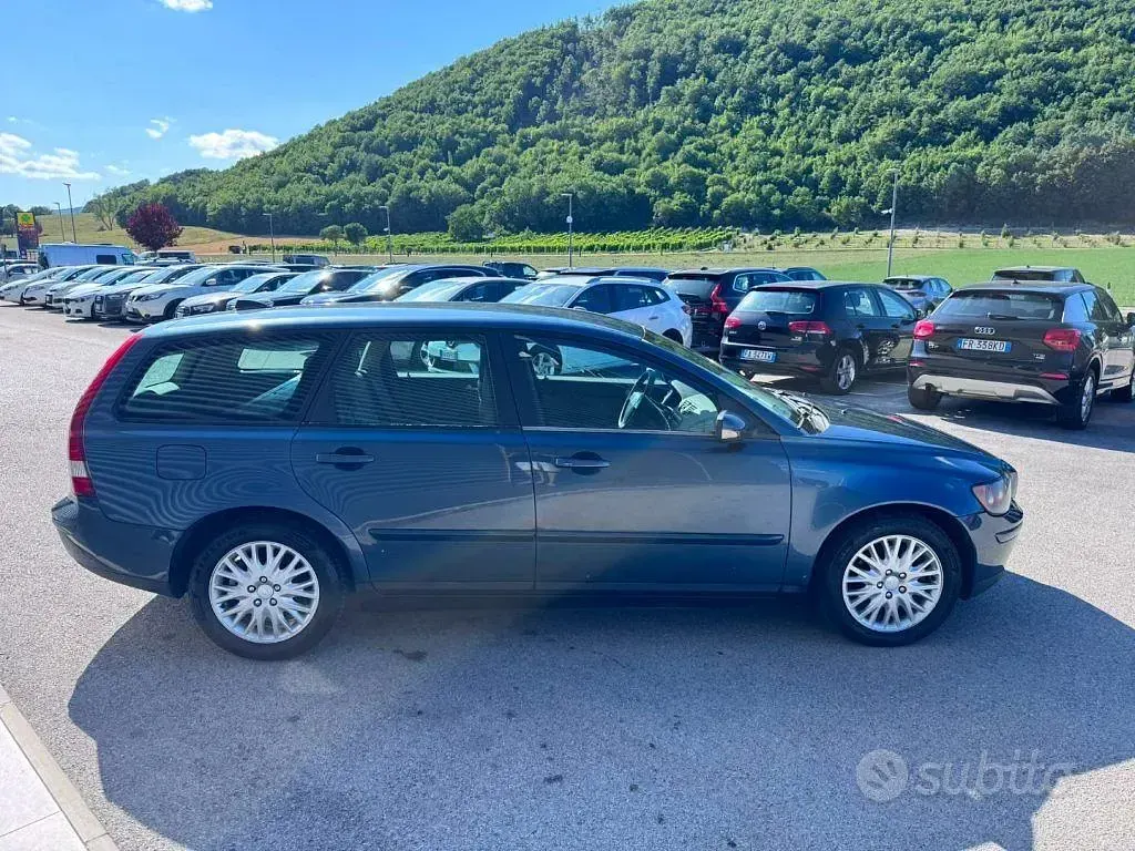 Usata Volvo V50 Kinetic 136 CV (100 kW) 2005 Bluazzurro Station wagon