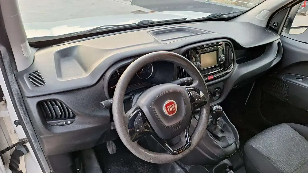 Usata Fiat Doblò 120 CV (88 kW) 2015 Bianco pastello Monovolume