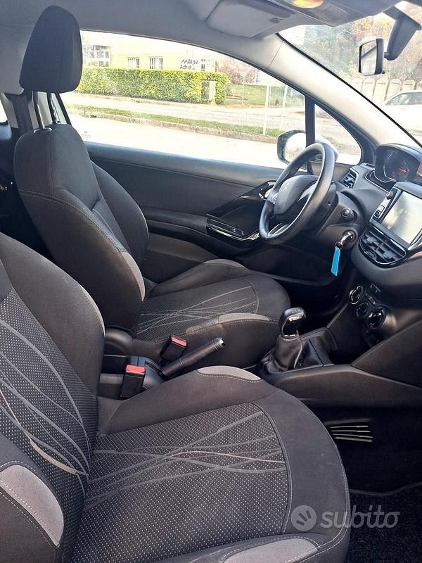 Usata Peugeot 208 2014 Grigio Utilitaria