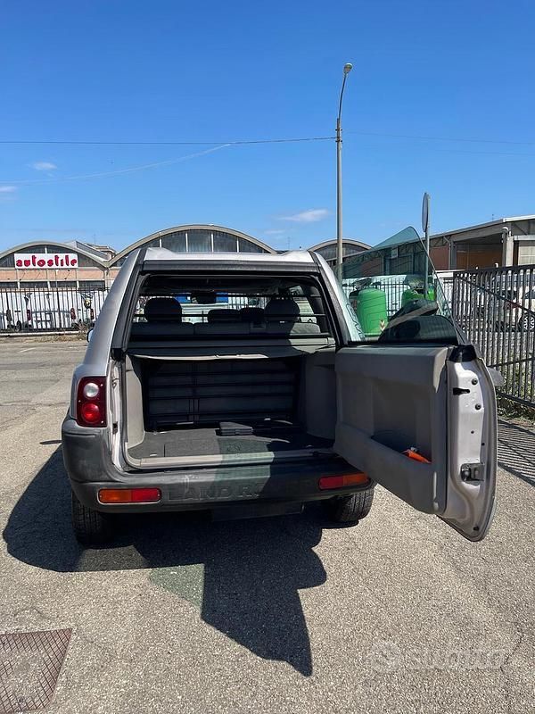 Usata Land Rover Freelander S 111 CV (81 kW) 2001 Grigio SUV
