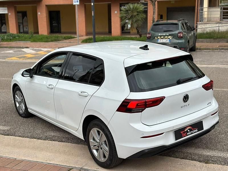 Usata VW Golf Life 110 CV (80 kW) 2022 Bianco Berlina