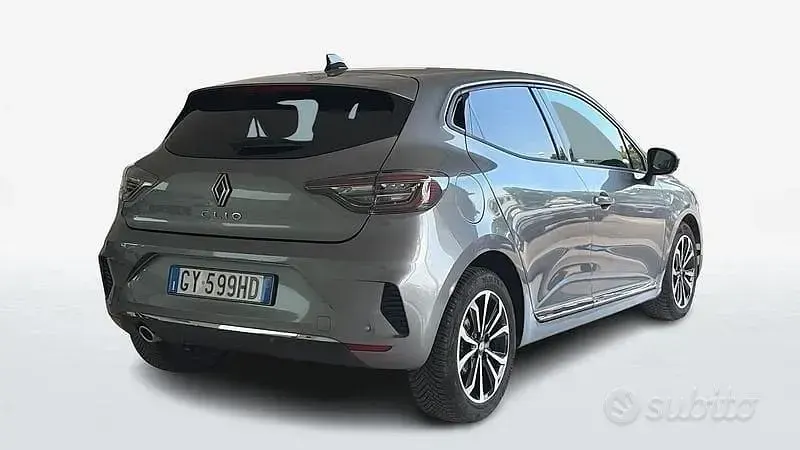 Usata Renault Clio V Techno 91 CV (66 kW) 2025 Grigio Berlina