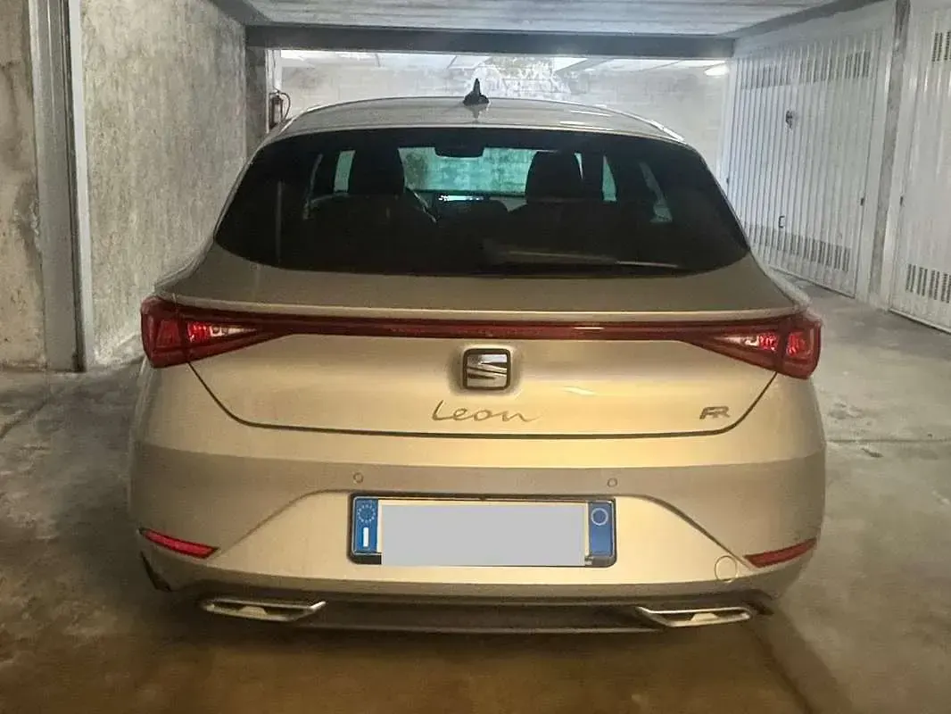 Usata Seat Leon FR 150 CV (110 kW) 2021 Grigio Berlina