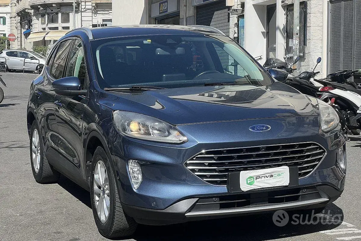 Usata Ford Kuga Titanium 120 CV (88 kW) 2020 Blu SUV