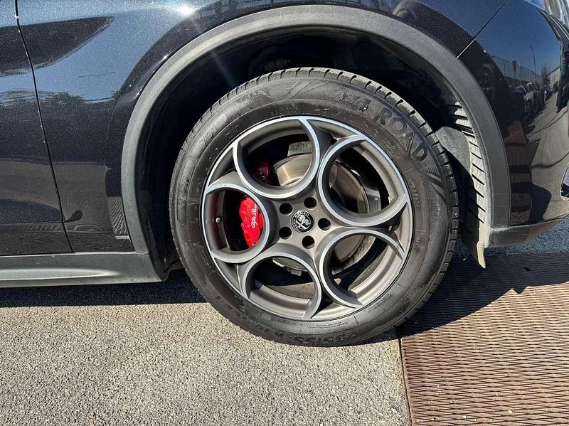 Usata Alfa Romeo Stelvio Sprint 209 CV (153 kW) 2023 Nero SUV
