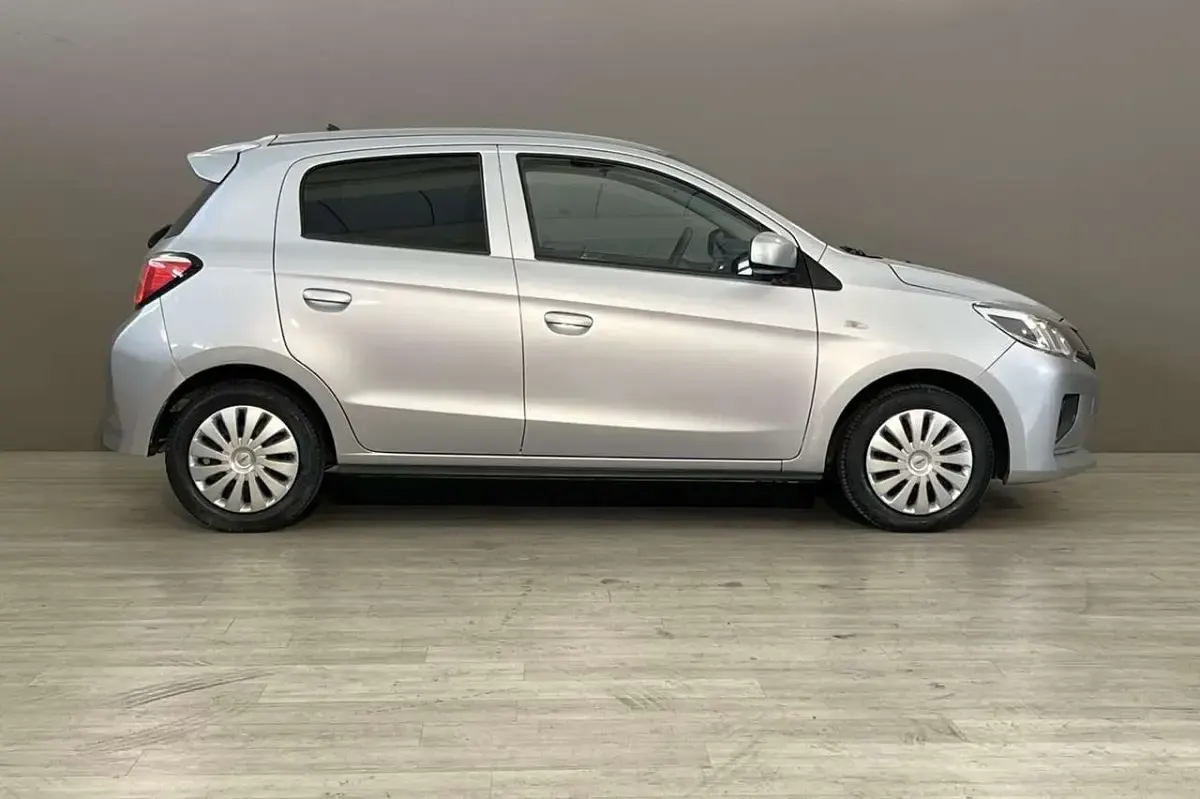 Usata Mitsubishi Space Star Intense 71 CV (52 kW) 2022 Grigio Utilitaria