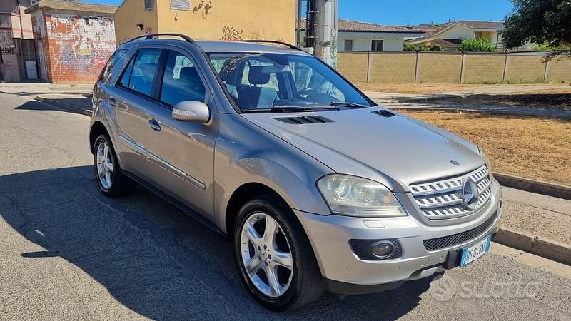 Usata Mercedes ML320 224 CV (164 kW) 2008 Marrone SUV