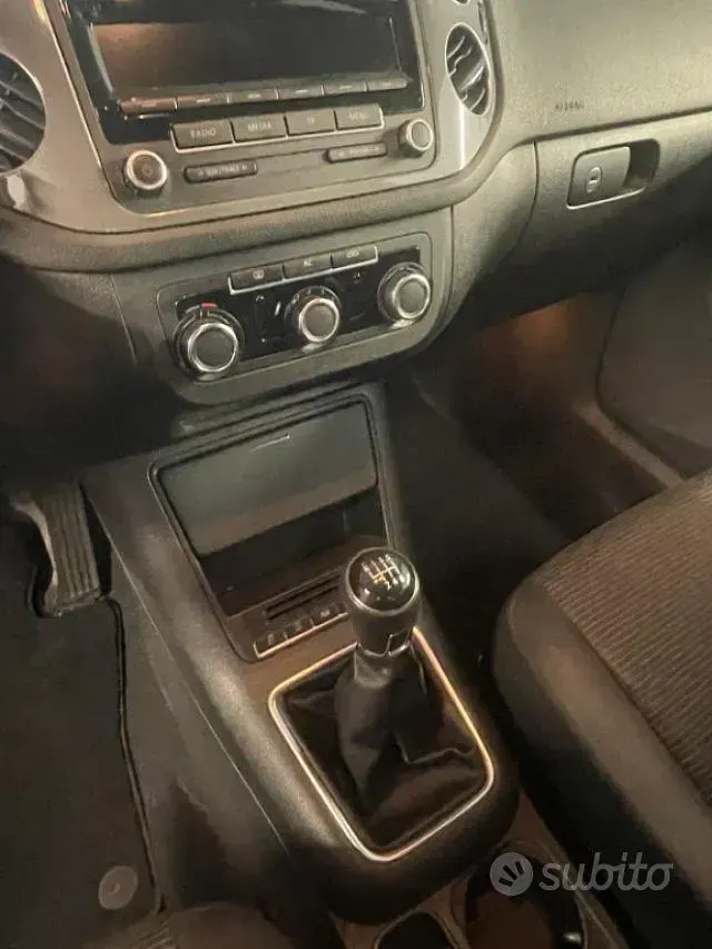Usata VW Tiguan Trendline 122 CV (89 kW) 2012 Grigio SUV