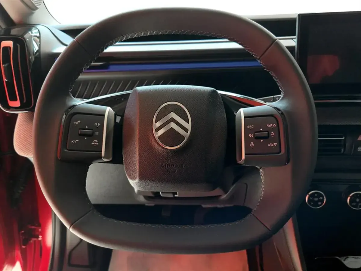 Nuova Citroën C3 100 CV (73 kW) 2026 Elixir red SUV