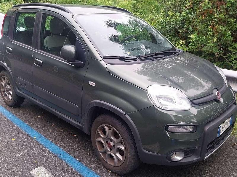 Verde Usata 2013 Fiat Panda 4x4 Due volumi | 9000 € (Ottimo prezzo) - Immagine 1/4