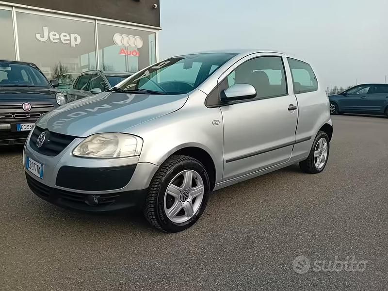 Usata VW Fox 75 CV (55 kW) 2006 Grigio Utilitaria
