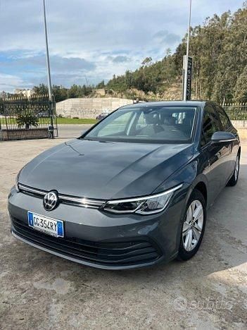 Usata VW Golf VIII Style 116 CV (85 kW) 2021 Grigio Berlina