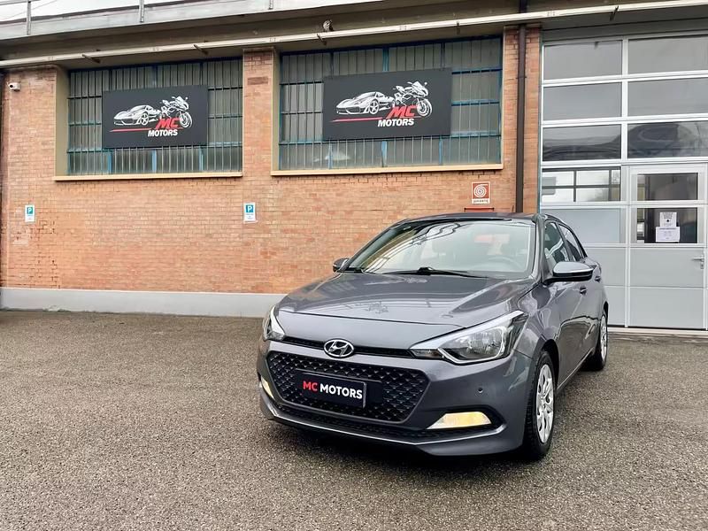 Usata Hyundai i20 84 CV (61 kW) 2017 Grigio Berlina