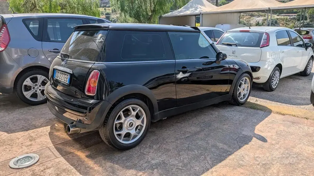 Usata Mini Cooper 116 CV (85 kW) 2003 Nero Utilitaria
