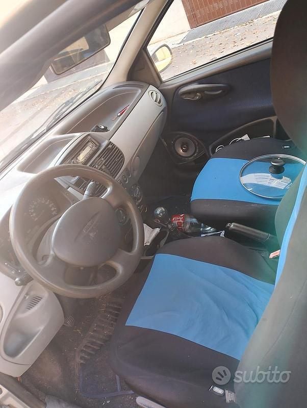 Usata 2003 Fiat Punto | 200 € (Super prezzo) - Immagine 1/4