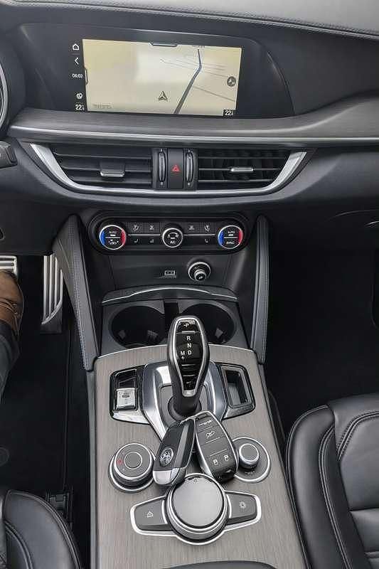 Usata Alfa Romeo Stelvio Ti 209 CV (153 kW) 2021 Bronzo SUV